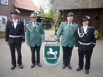 Wappenträger vor dem Abmarsch